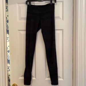 GUC-Rare lululemon black “lulu” camo